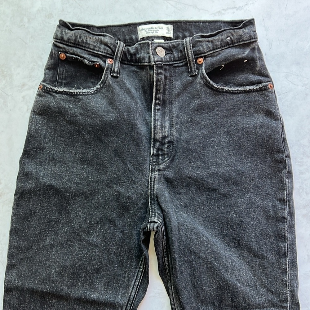 Abercrombie & Fitch The Ankle Straight Ultra High Rise Jeans 27/4S
